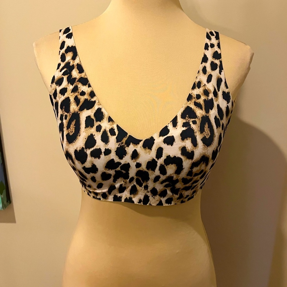 VS Leopard Print Wireless Bra, size Medium